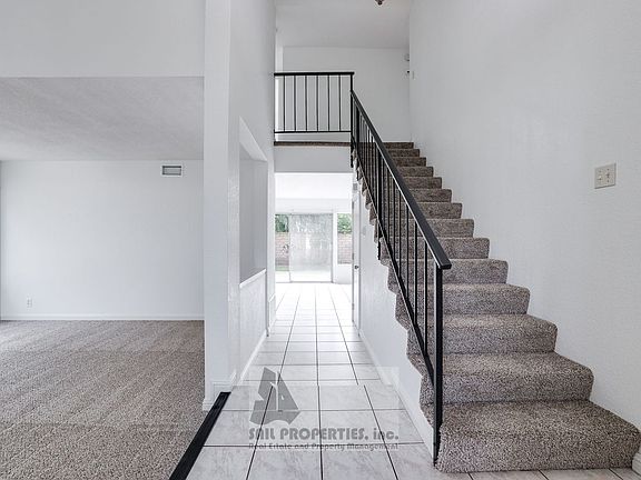 4th image of 8602 Doremere Dr
