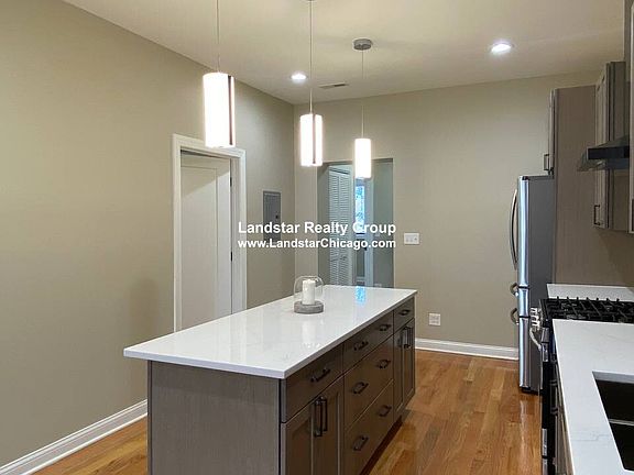 4th image of 4343 N Ashland Ave #2
