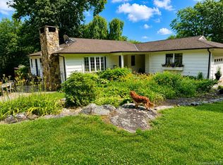 10 Apple Tree Ln, Pound Ridge, NY 10576