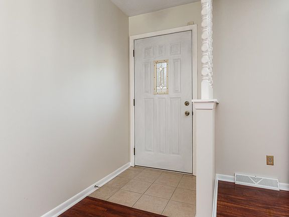 5th image of 8655 Vanguard Dr