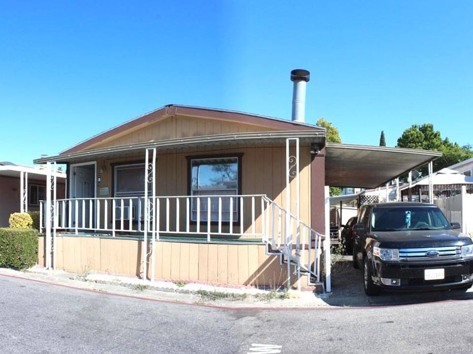 1st image of 204 El Bosque Dr #204