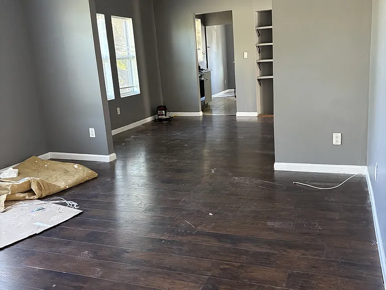 2521 Tremont Ave — Photo 10