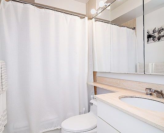 5th image of 215 W 95th St APT 15A
