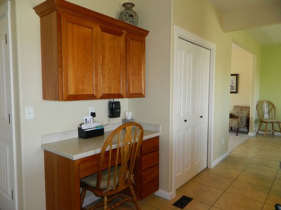 Built in desk & Pantry