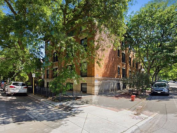 3rd image of 2103 N Hudson Ave #3N