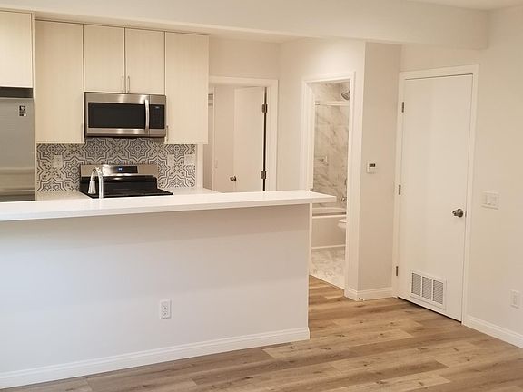2nd image of 6405 Petit Ave