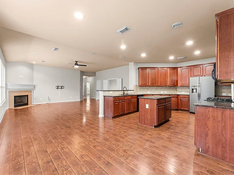 21127 Gladys Yoakum Dr — Photo 16