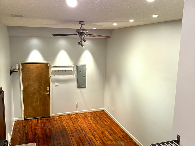 404 Main St E #VIEW OF MAIN ST — Photo 7