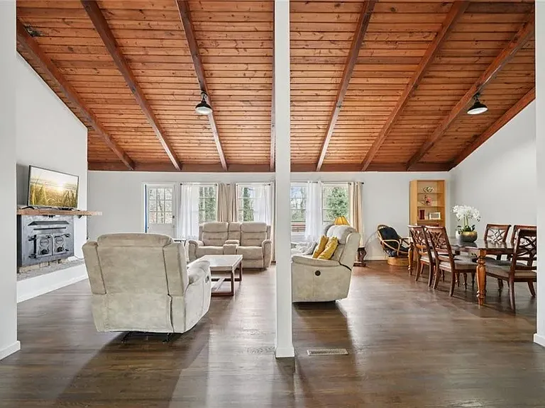 5655 Lake Forrest Dr NW — Photo 4