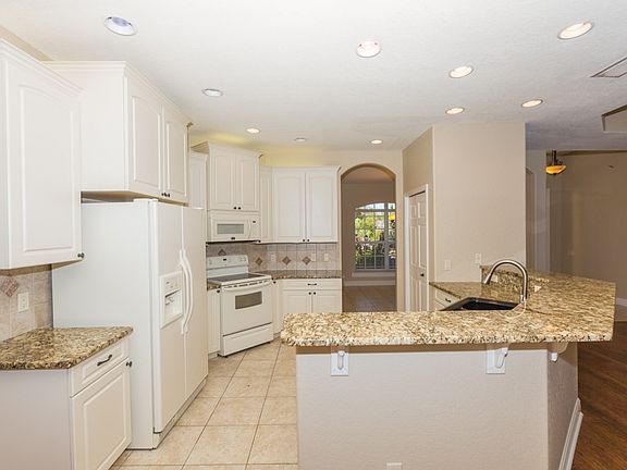 5th image of 6119 Mountain Lake Dr