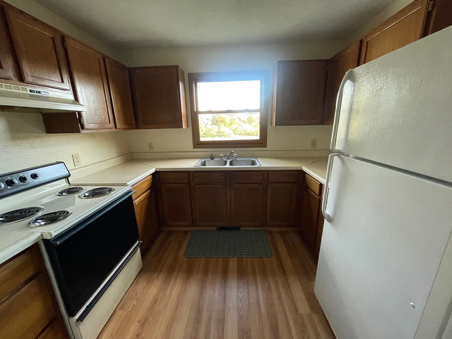 3 bed, 920 sqft, $1,750 — Photo 4