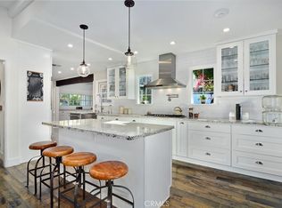 19029 Sprague St, Tarzana, CA 91356