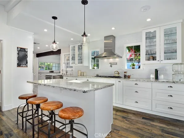 19029 Sprague St, Tarzana, CA 91356