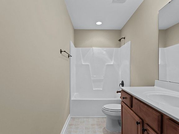 5th image of 957 Ellery Dr #957ELLERYDRIVE