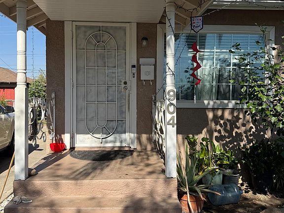 4th image of 904 Riverside Ave