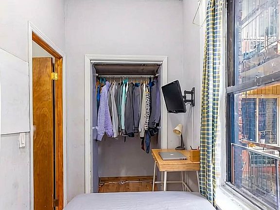 4th image of 17 Saint Marks Pl APT 8
