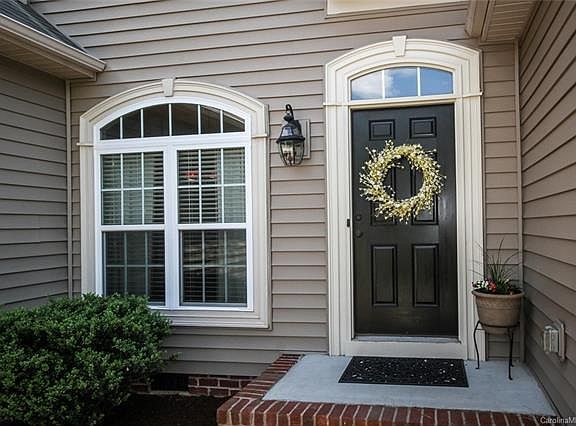 2nd image of 371 Windy Pine Dr