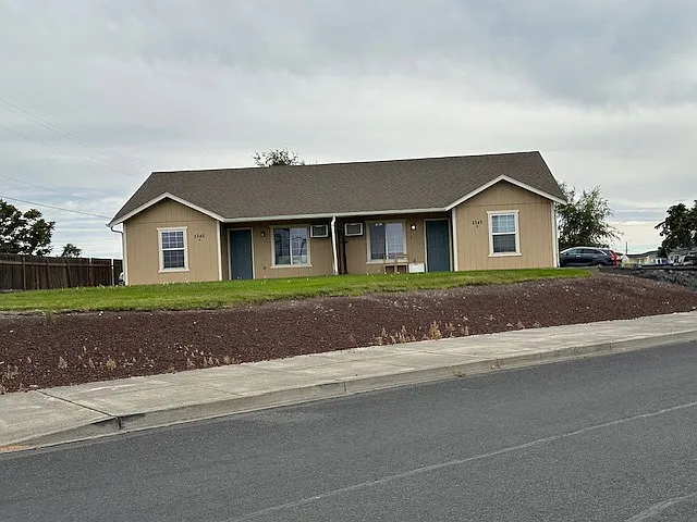 2 bed, 980 sqft, $1,000 — Photo 1