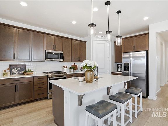 5th image of 18466 N Geranium Way