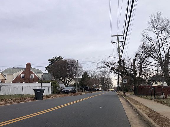 4th image of 3443 Charles St