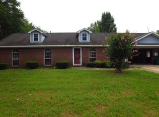 1961 Rollingwood Dr, Tupelo, MS 38801