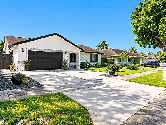 2nd image of 16580 SW 299th Ter