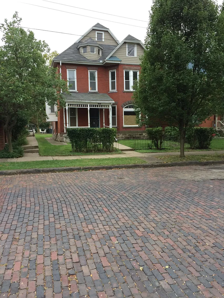 615 Franklin Ave photo 1