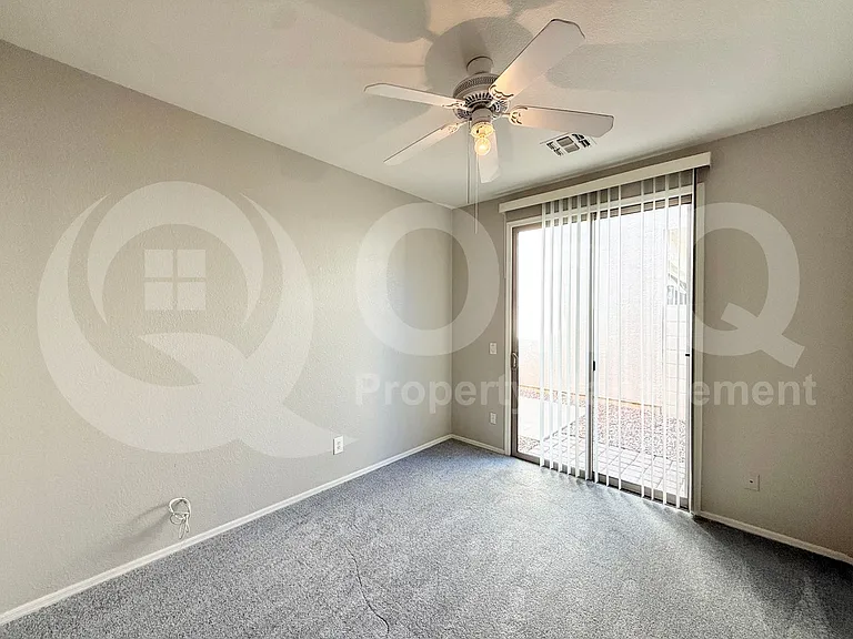 5310 E Hilton Ave — Photo 12