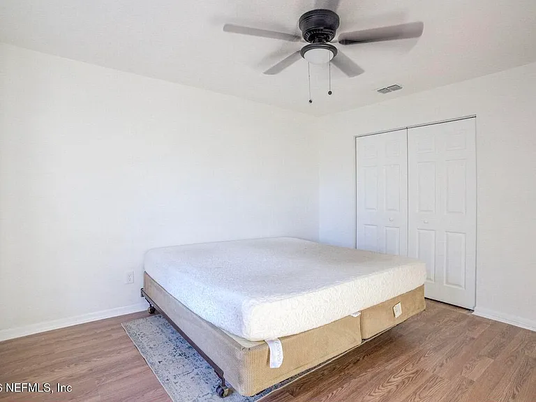 726 Plainfield Ave — Photo 11