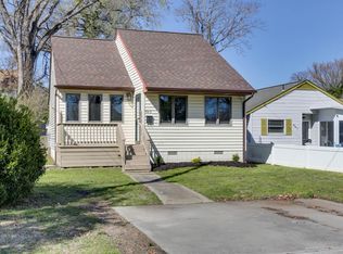 305 Settlers Landing Rd, Hampton, VA 23669