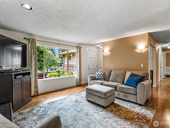 4th image of 3029 123rd Street SE