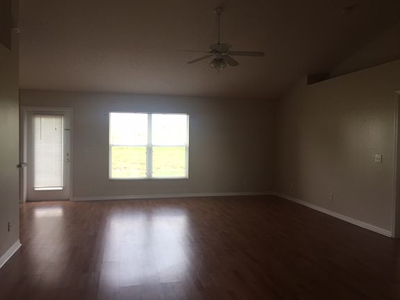 3rd image of 1392 Willow Wind Dr