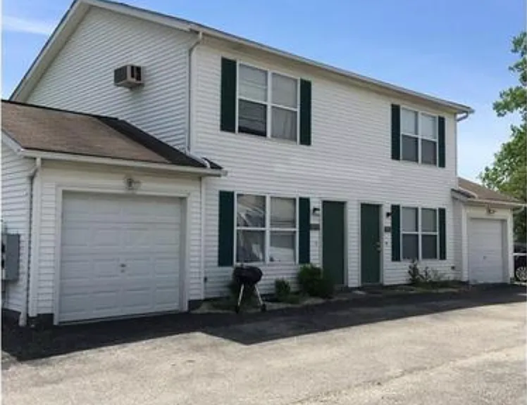 1580 E Summit St — Photo 3