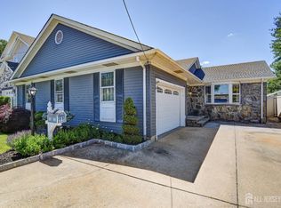 94 McCutcheon Ave, Sayreville, NJ 08872