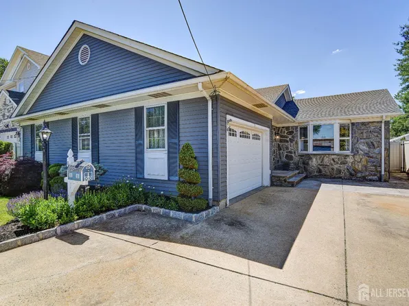 94 McCutcheon Ave, Sayreville, NJ 08872
