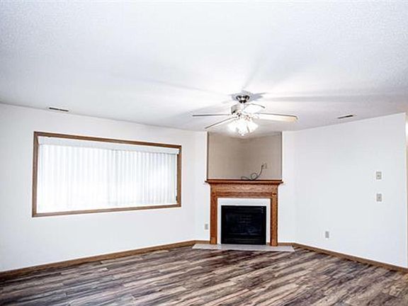 4th image of 7430 S Louise Ave #103