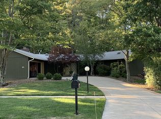 17056 Ridge Creek Rd, Strongsville, OH 44136