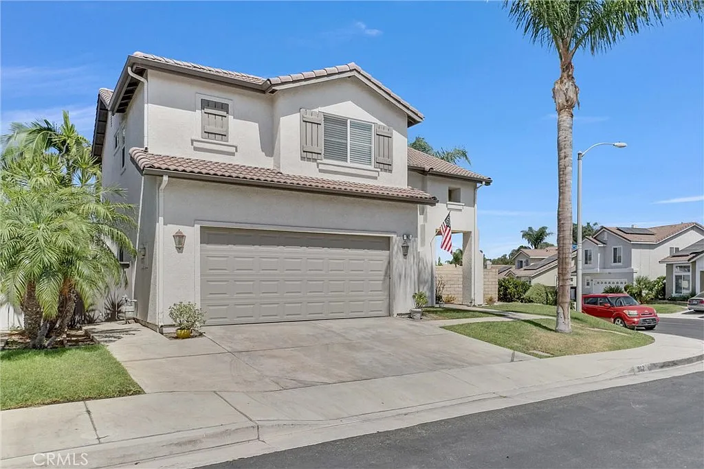 4 bed, 2.5 bath, 1655 sqft, $3,500 — Photo 2