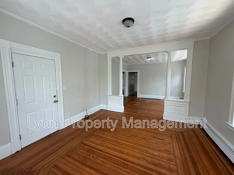 15 Woodman St #2 — Photo 2