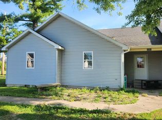 1151 Johnson Ave, Charleston, IL 61920