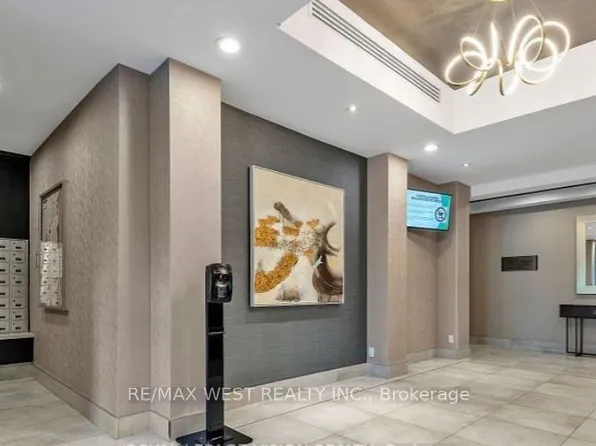 1720 Eglinton Ave E #709, Toronto, ON M4A 2X8