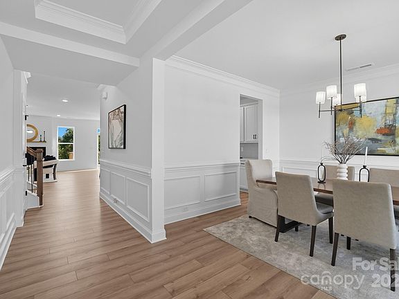 3rd image of 128 Longford Way