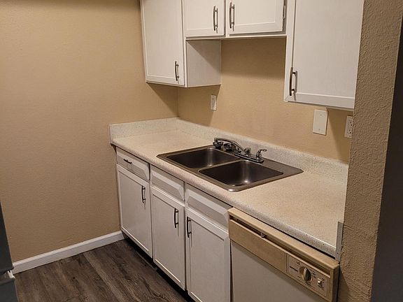 3rd image of 1950 W Aster Dr #D4
