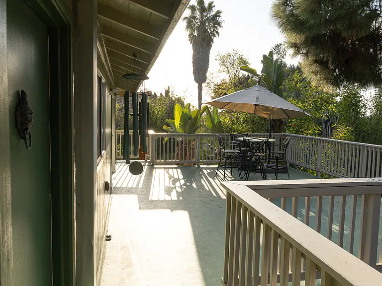 1050 Highland Dr — Photo 20