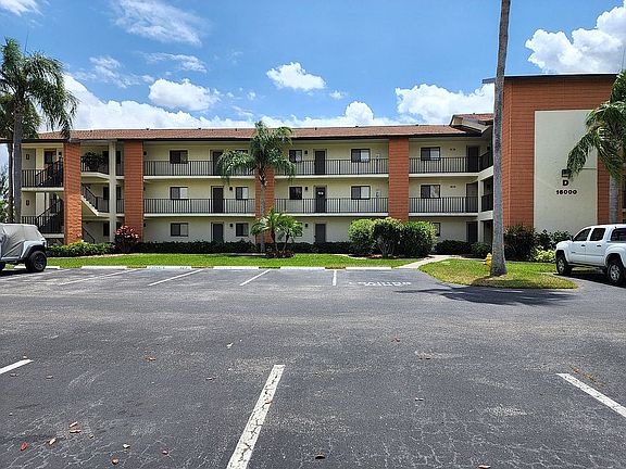 3rd image of 16000 Bay Pointe Blvd #103
