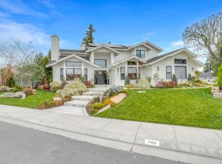 700 Saint Jude Ln, Ripon, CA 95366