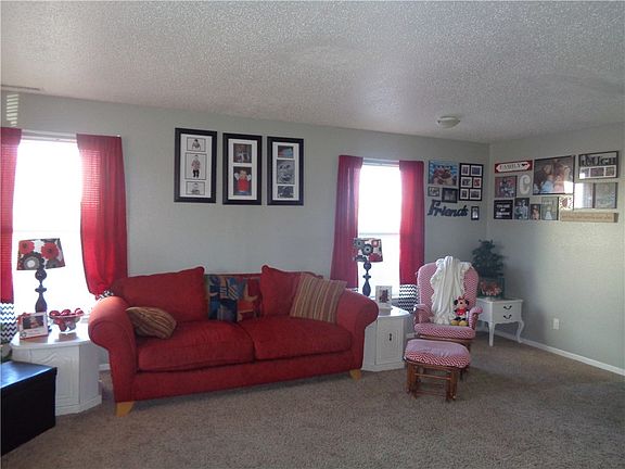 4th image of 5615 N Peppereel Way