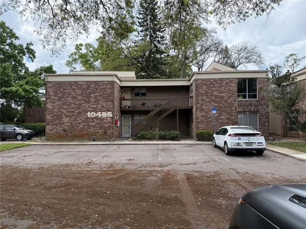 10485 Carrollbrook Cir APT 120, Tampa, FL 33618