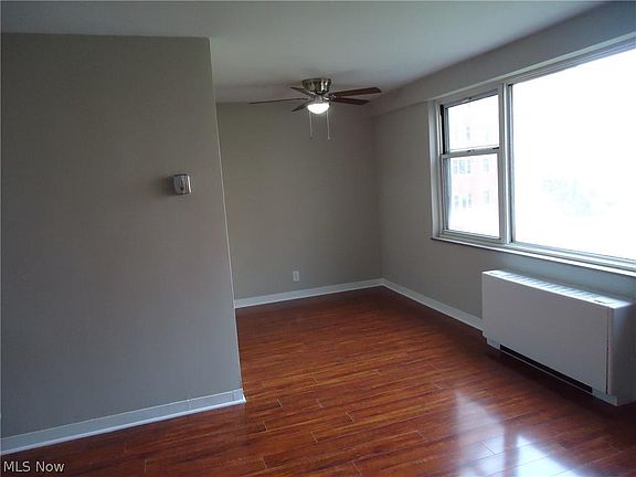 3rd image of 11850 Edgewater Dr APT 219