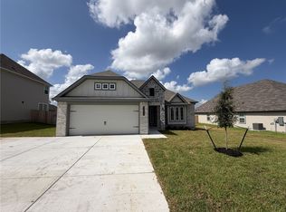 2209 Autumn Lake Dr, Bryan, TX 77807
